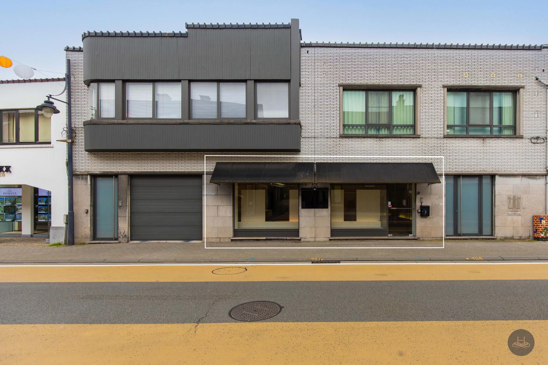 Commercieel handelspand in centrum Haacht foto {{pictureIndex}}