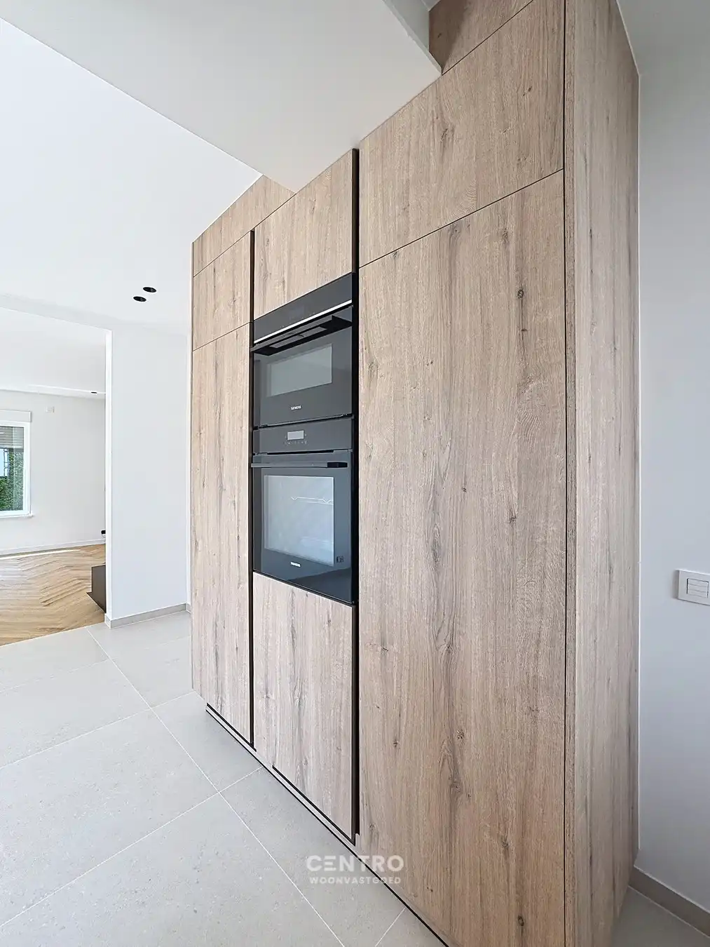 Gerenoveerde woning met 4 slpks, ZUIDger. tuin en ruime garagebox! foto 8