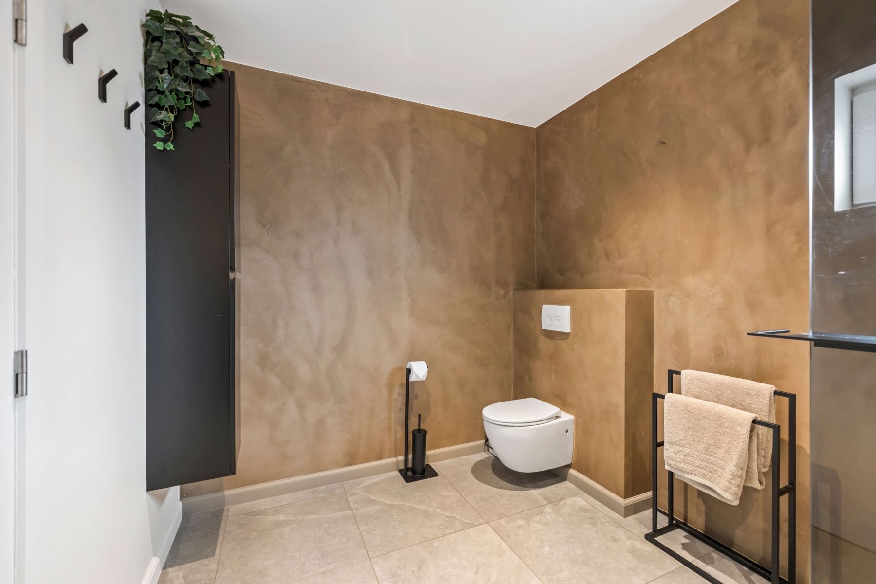 Volledig gerenoveerde bungalow instapklaar foto 13