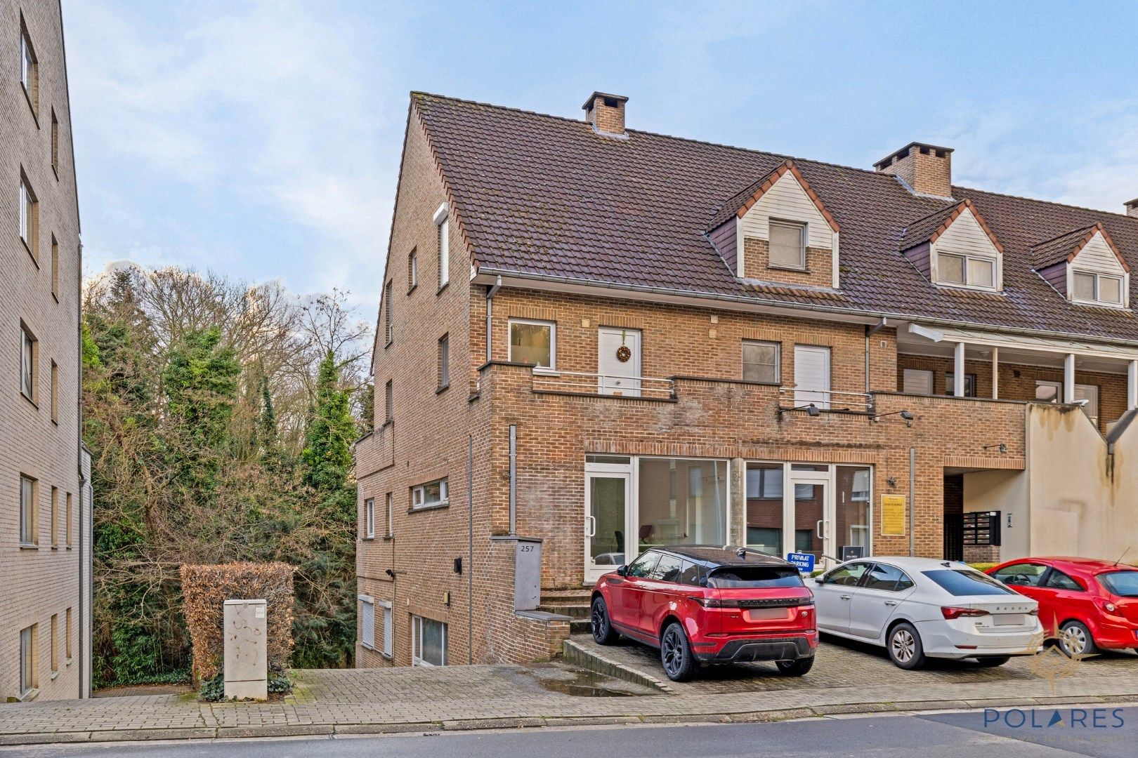 Multifunctionele handelsruimte met garage foto 3