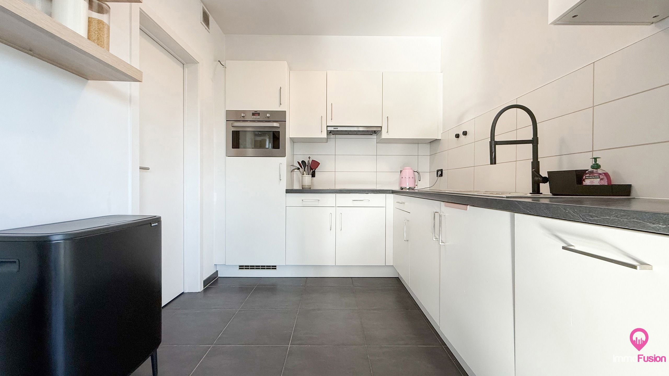 Instapklaar app met garagebox en 3slpk + ideale ligging! foto 10