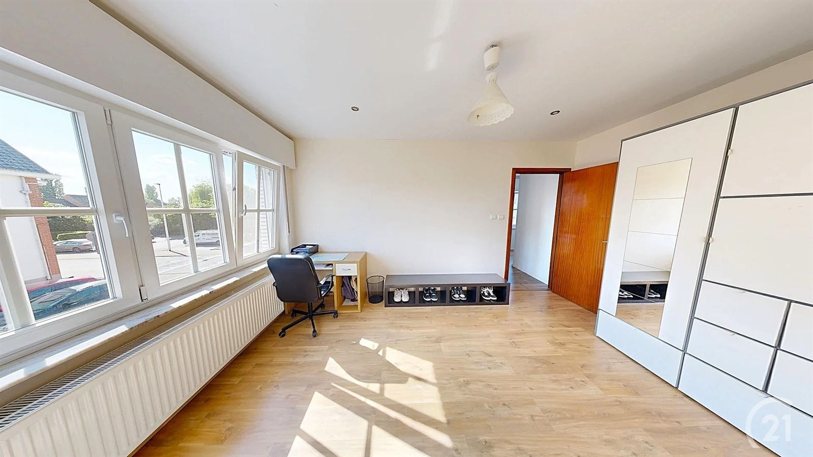 Gerenoveerde woning met tuin en 5 slaapkamers foto 18