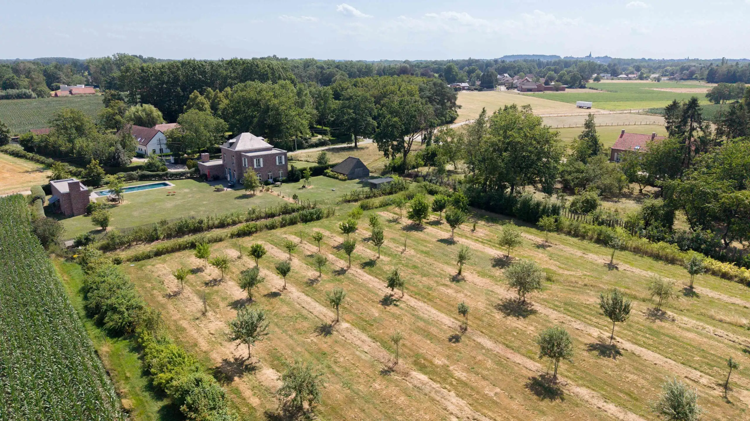 Uitzonderlijk landhuis op een domein van ca. 1 hectare foto 7