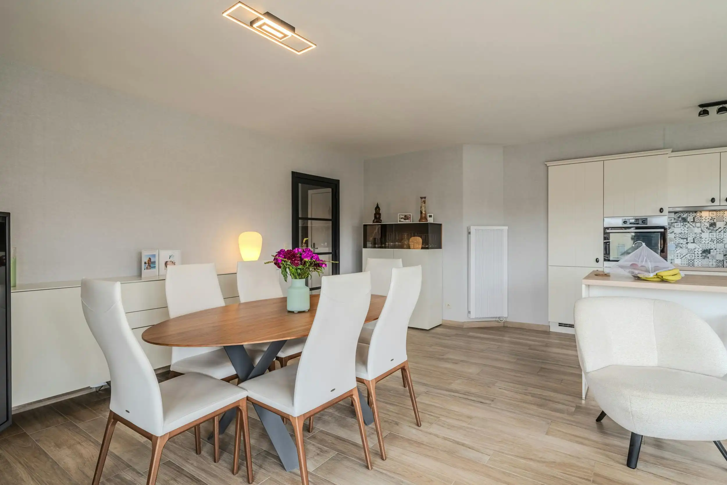 Lichtrijk hoekappartement met 2 slaapkamers en terras foto 9