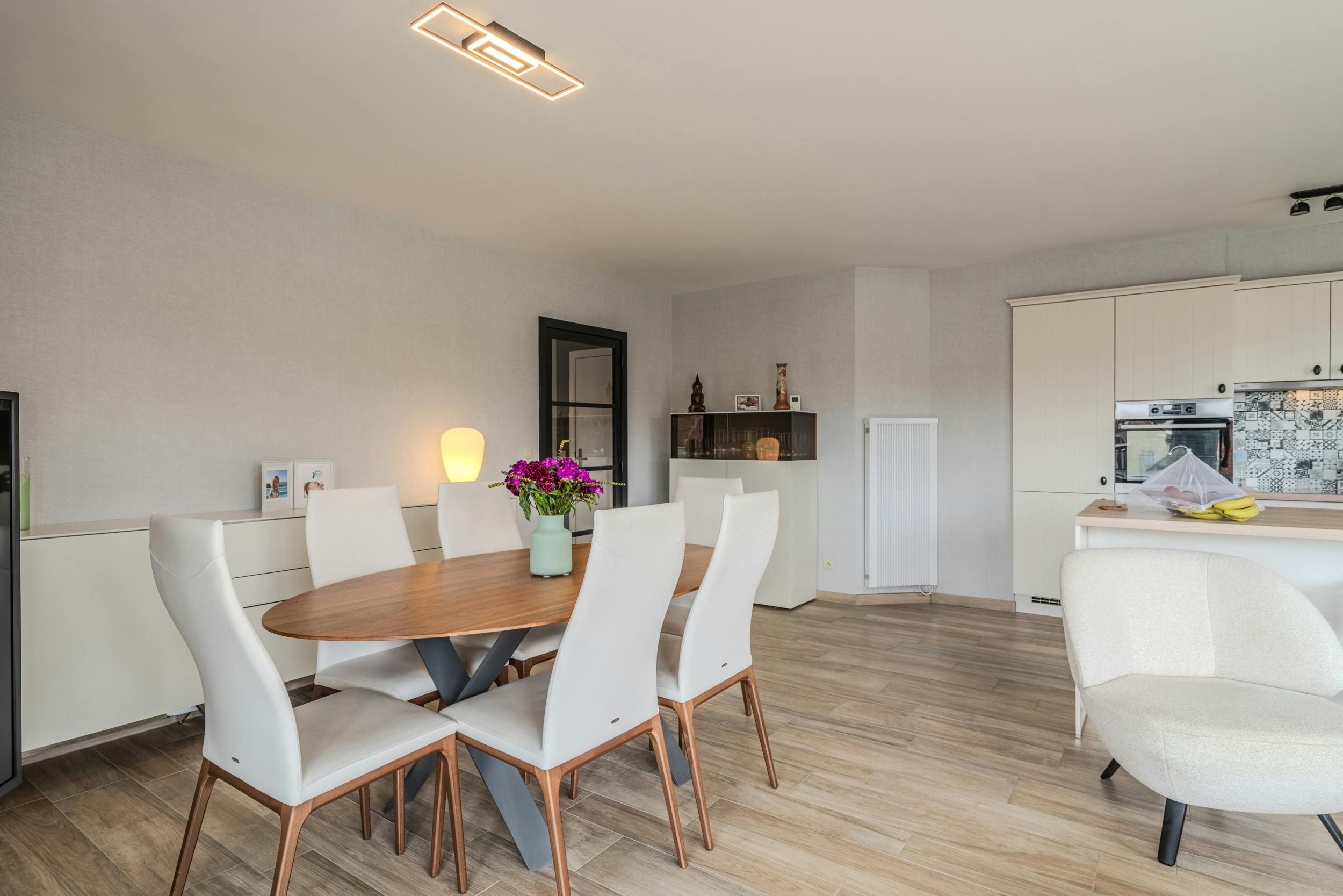 Lichtrijk hoekappartement met 2 slaapkamers en terras foto 9