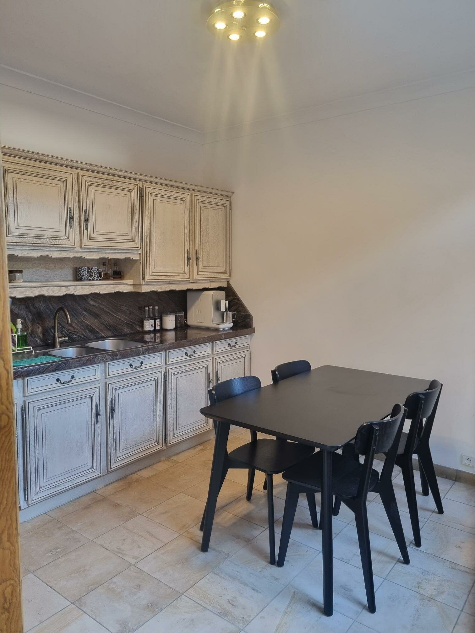 Gezellige woning met patio nabij het centrum Sint-Niklaas foto 4