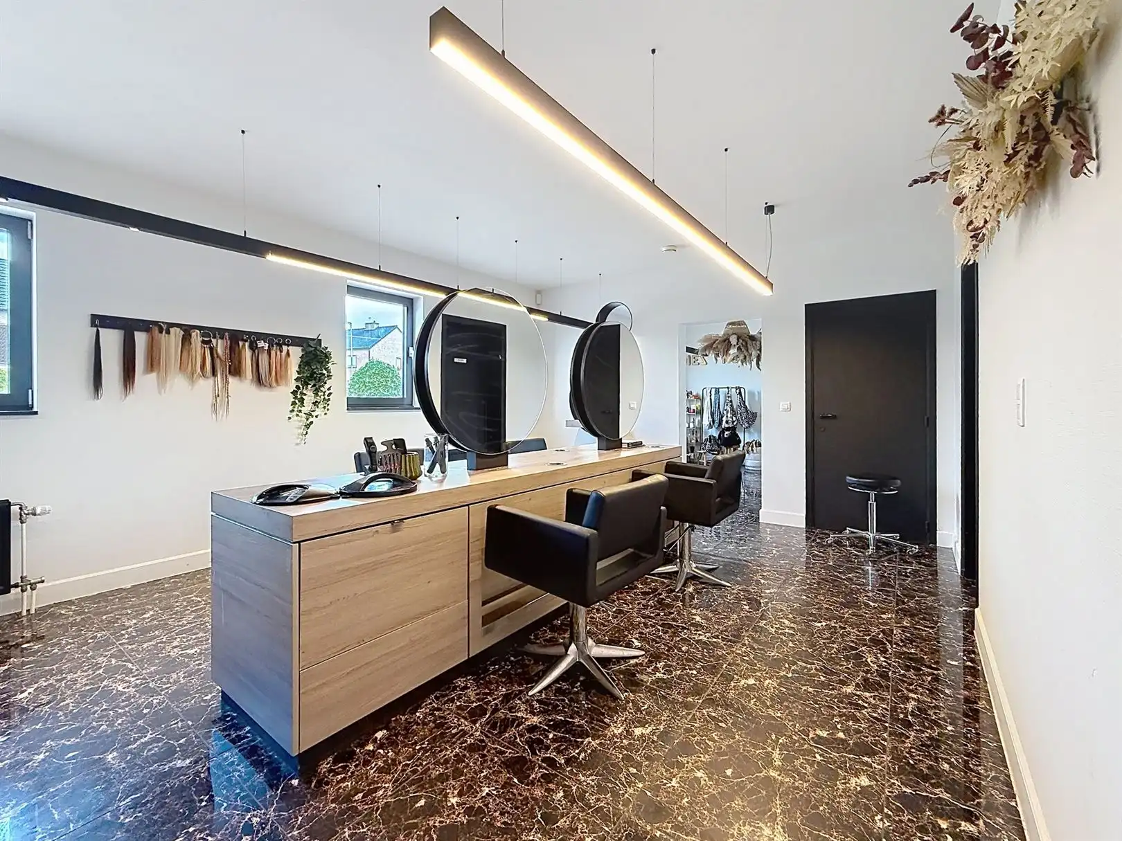 Huis met praktijkruimte, 4 slpks,  2 bdks, 10a 34ca foto 10