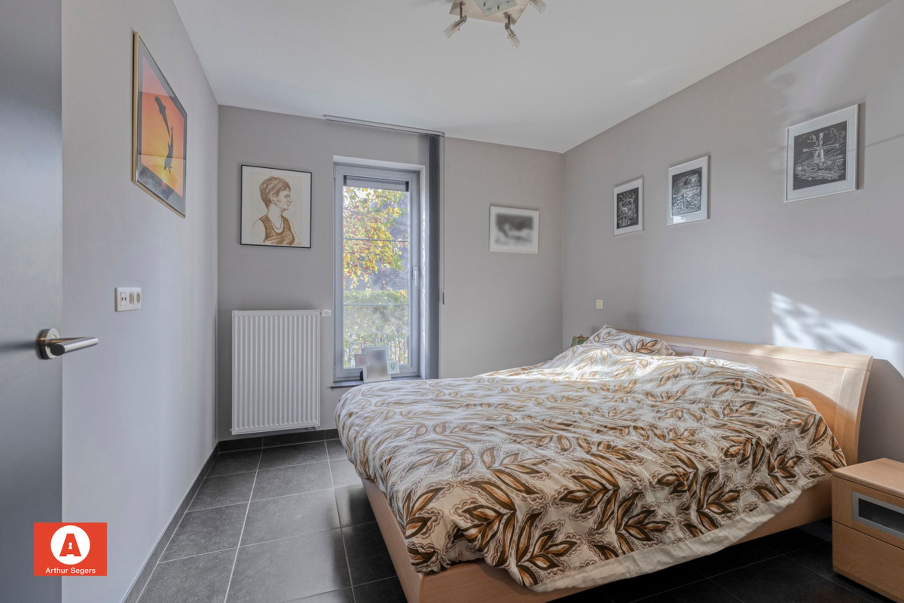 Recent Gelijkvloers appartement met tuin en parkeerplaats. foto 11