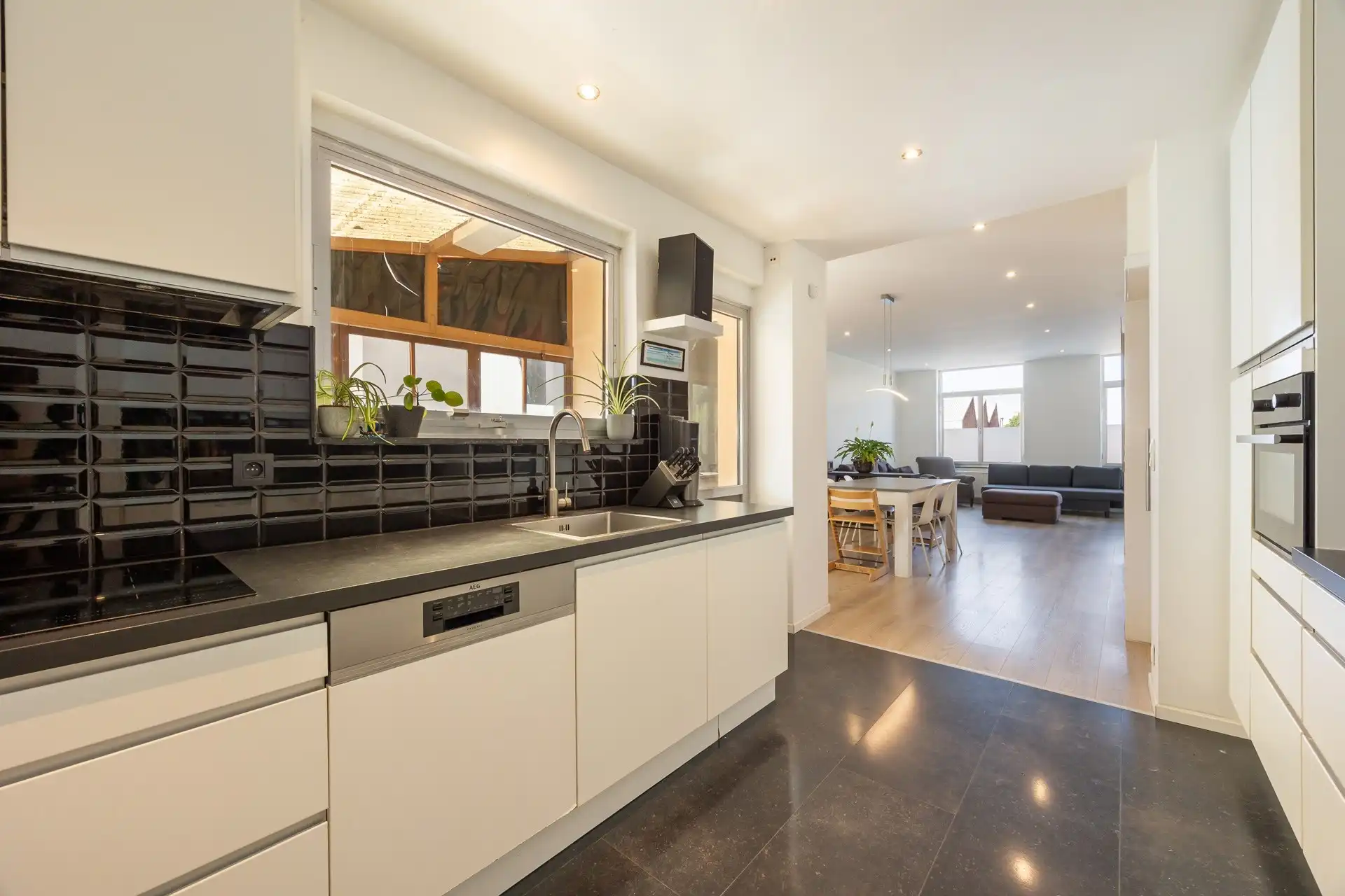 Instapklare woning met 3 slpk, zuidgerichte tuin en atelier foto 11