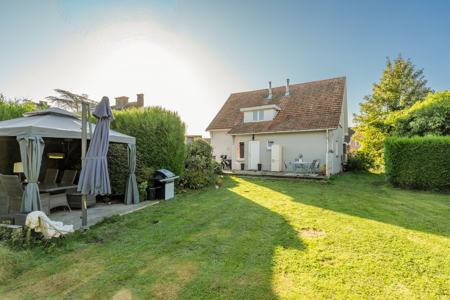 Prachtige gerenoveerde 3 slaapkamer woning nabij de Nederlandse grens! foto 31