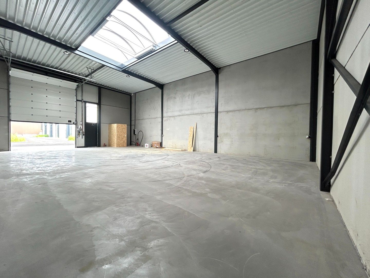 Uitstekend gelegen nieuwbouw KMO-unit te Clarysse Business Park Pittem! foto 4