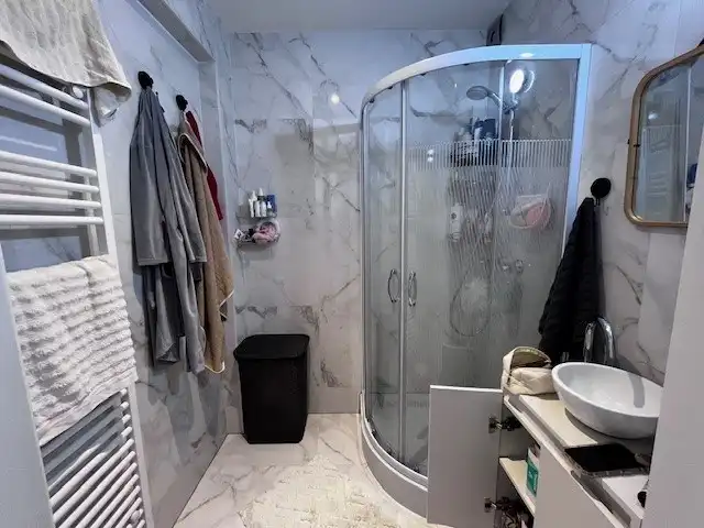 Volledig gerenoveerd én lichtrijk appartement met slaapkamer, vlak aan zee foto 4