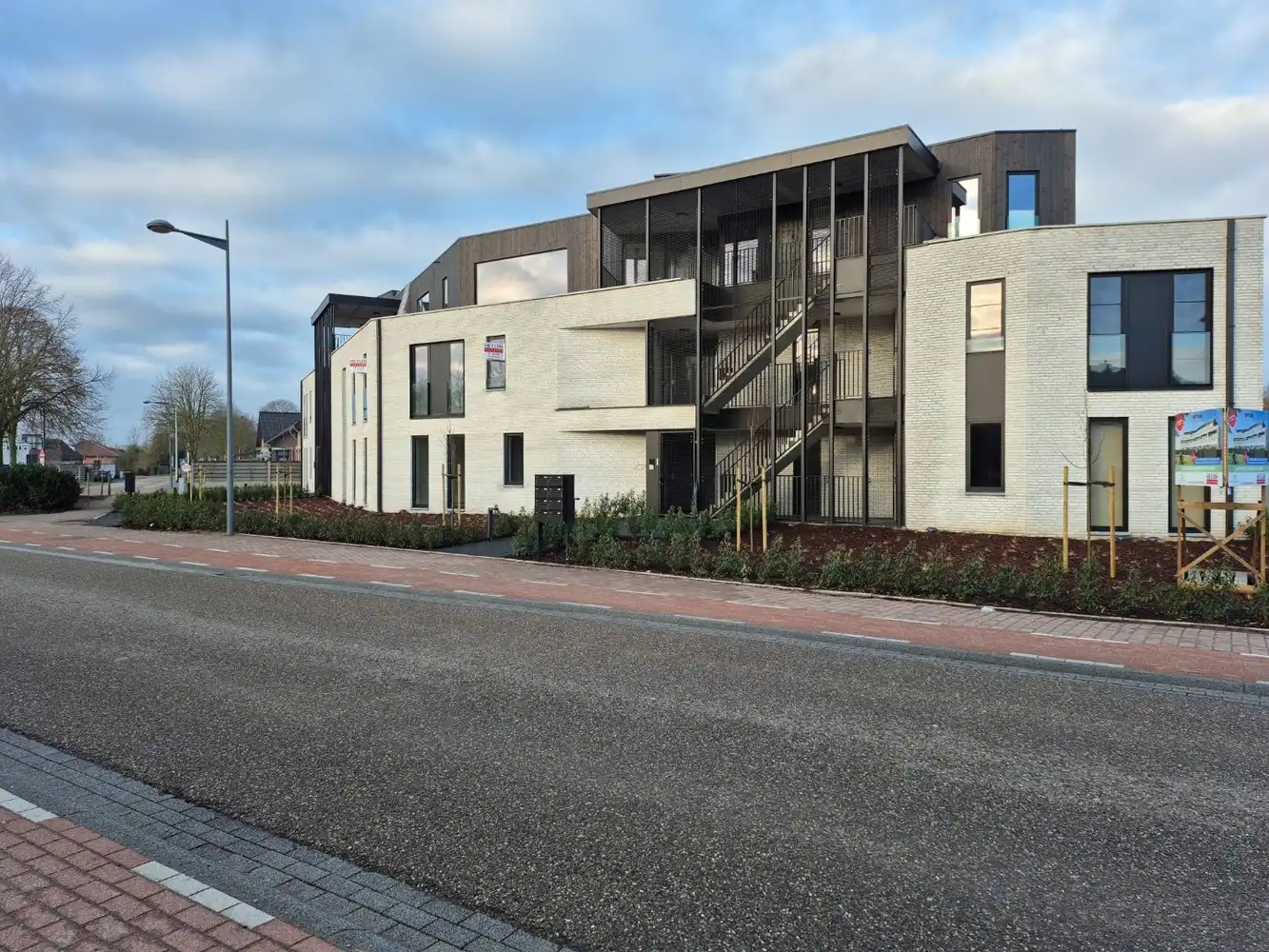 Prachtig, hoogwaardig afgewerkt, penthouse! foto {{pictureIndex}}