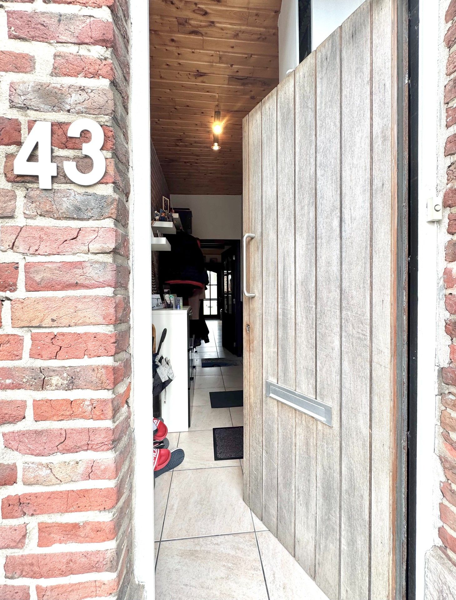 GEZELLIGE WONING MET 2 SLPKS EN TUIN OP 290 M² foto 3