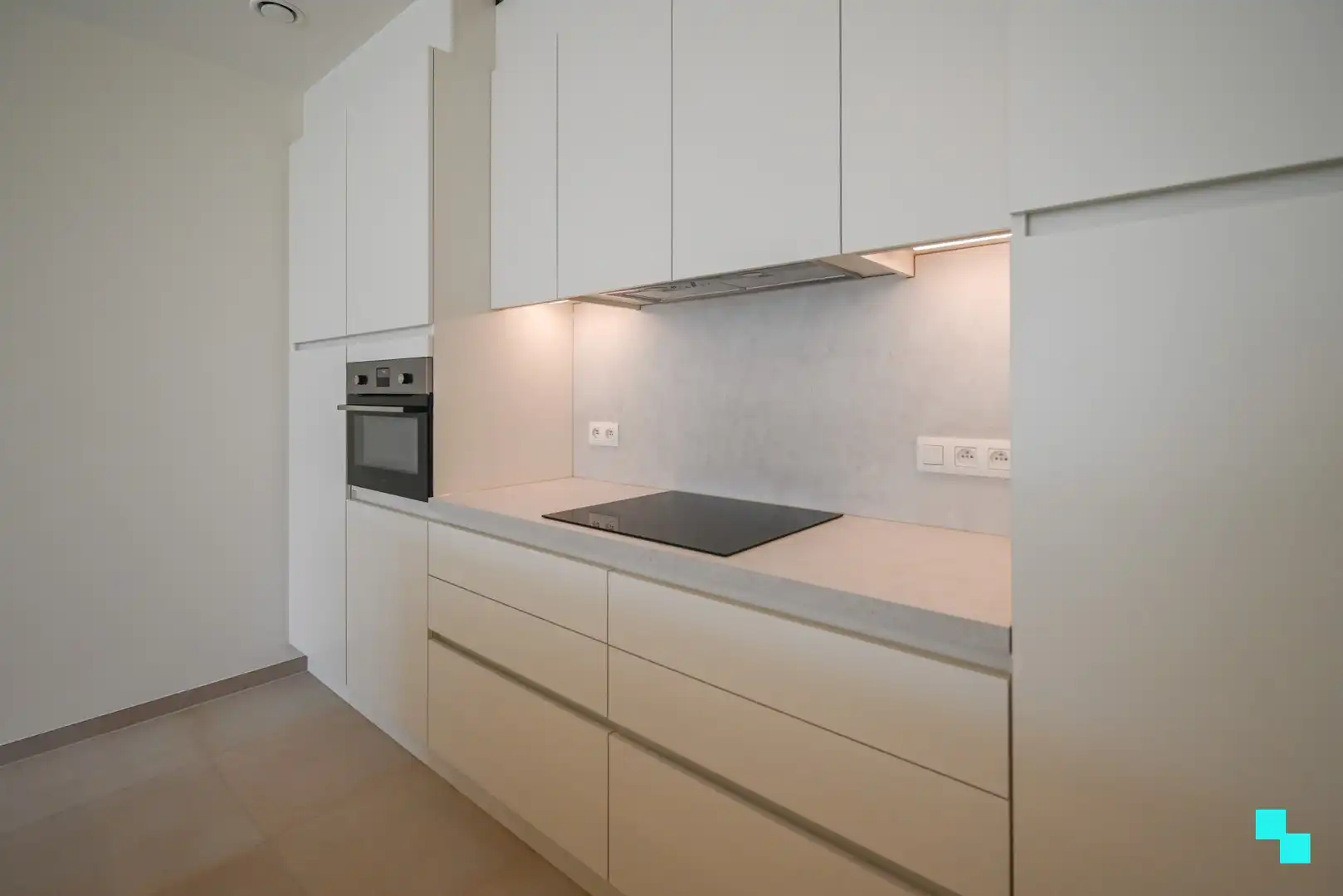 Gelijkvloers tweeslaapkamerappartement met riant terras te Ingelmunster foto 9