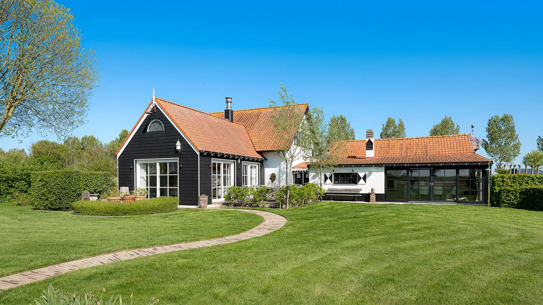Prachtig gerenoveerd landhuis met open zicht op de velden  foto 5