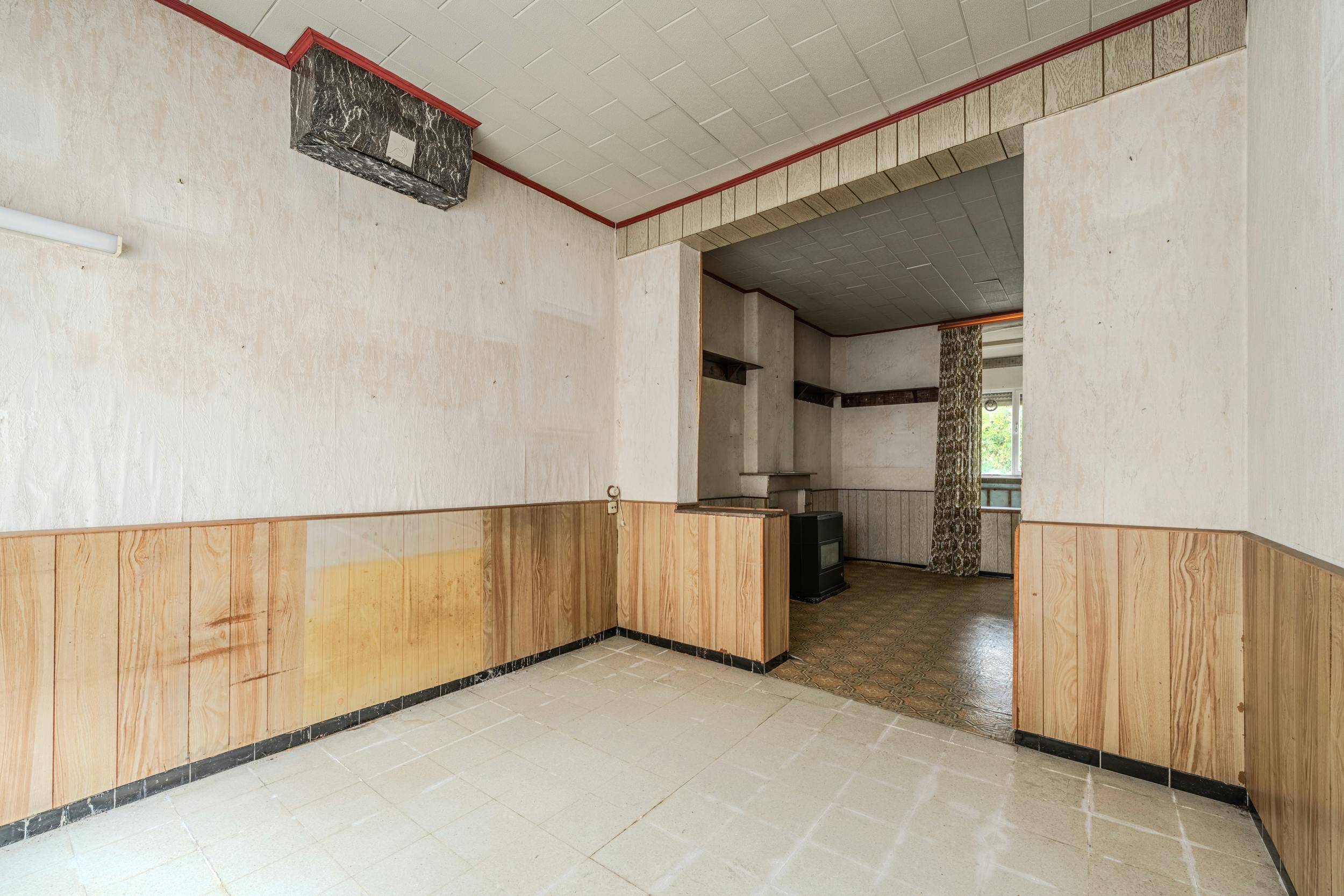 Te renoveren woning met 5 slaapkamers, tuin en garagebox te Middelkerke! foto 7