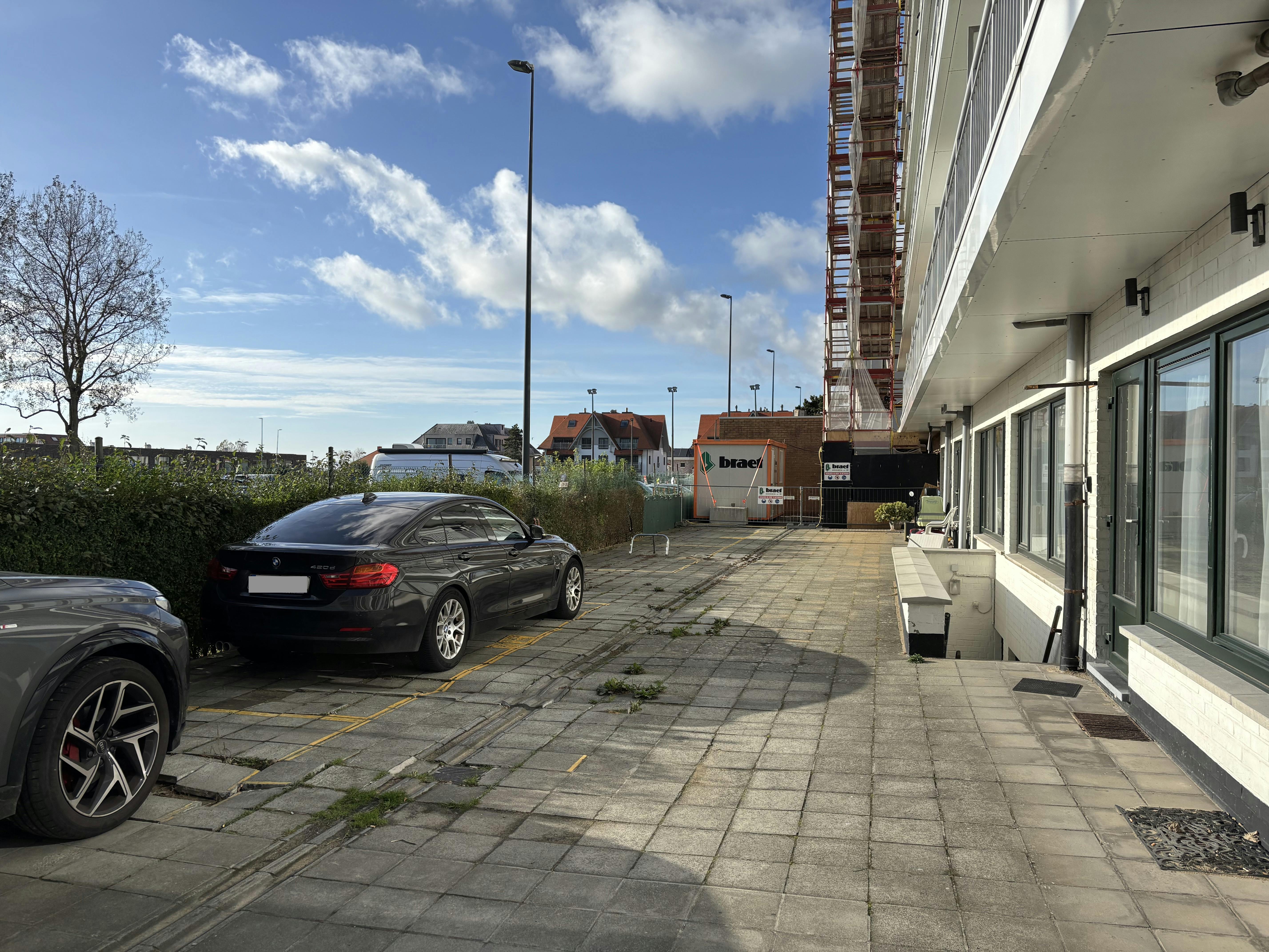 Parking op toplocatie !  foto 4
