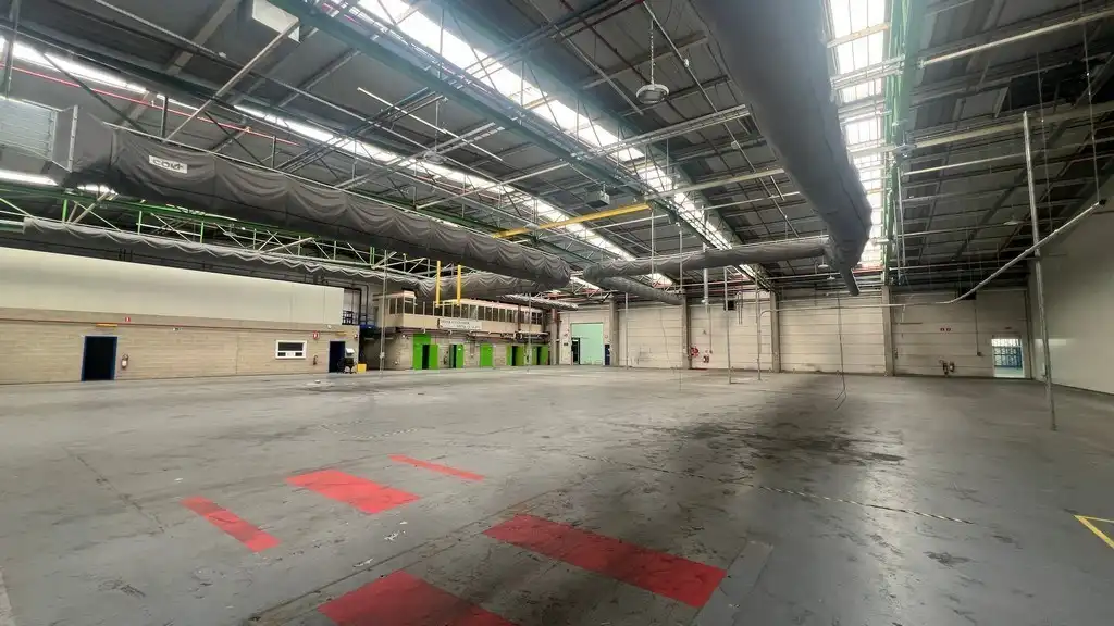 Logistiek bedrijfspand te huur in de haven van Gent foto 9