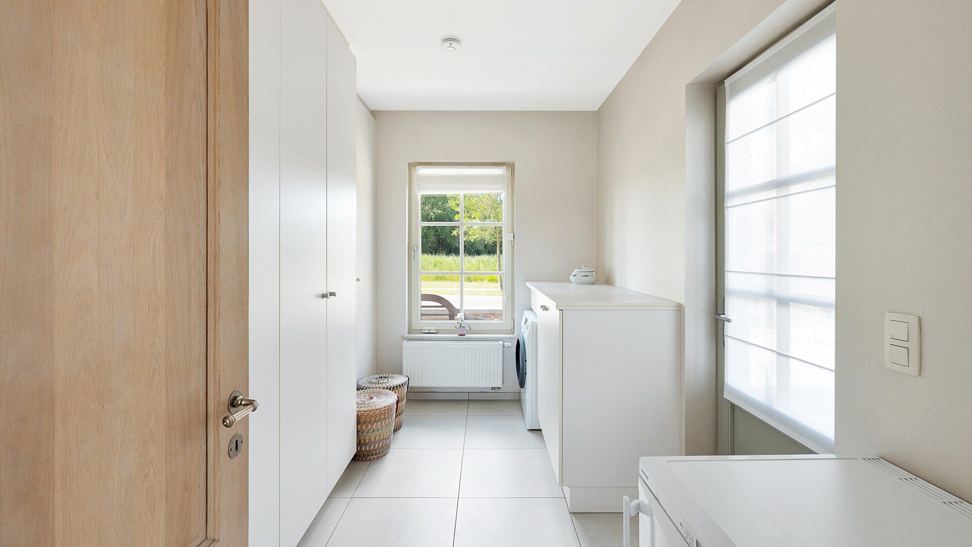 Bijzonder groot en goed onderhouden halfopen villa foto 25