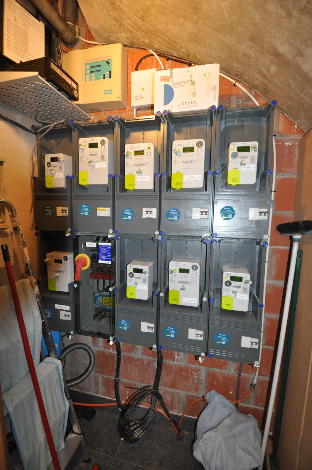 Instapklaar recent appartement met terras op een  centrale ligging foto 23