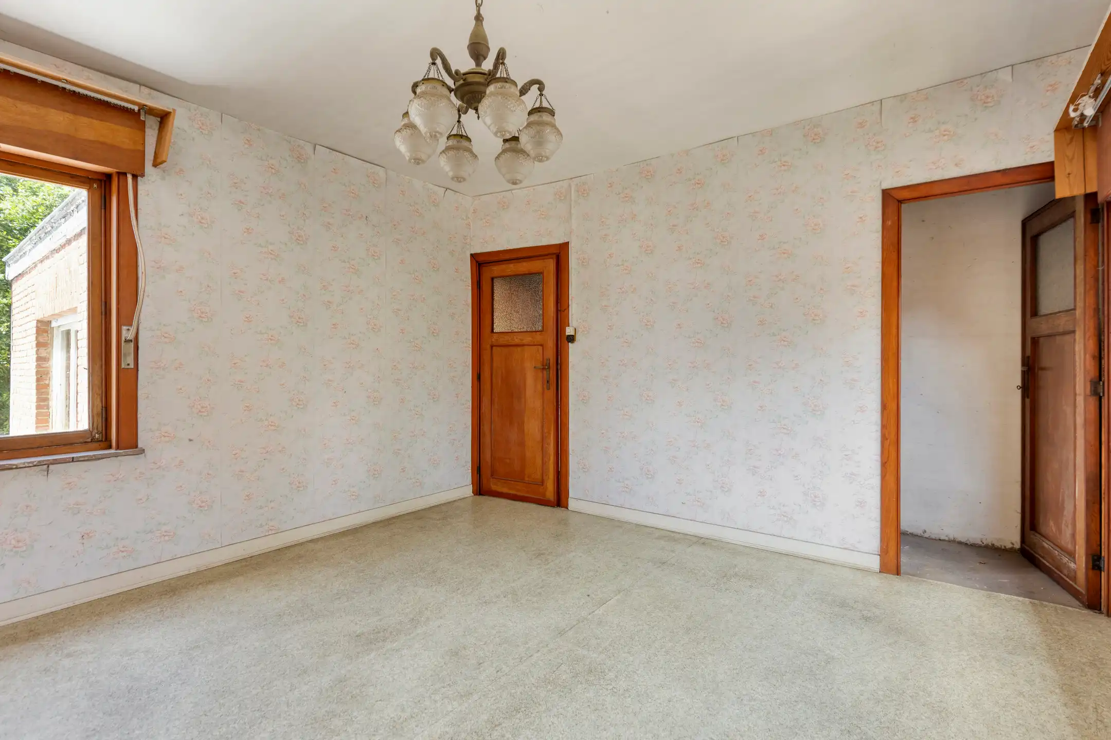 Te renoveren woning met zeer grote tuin op rustige ligging foto 11