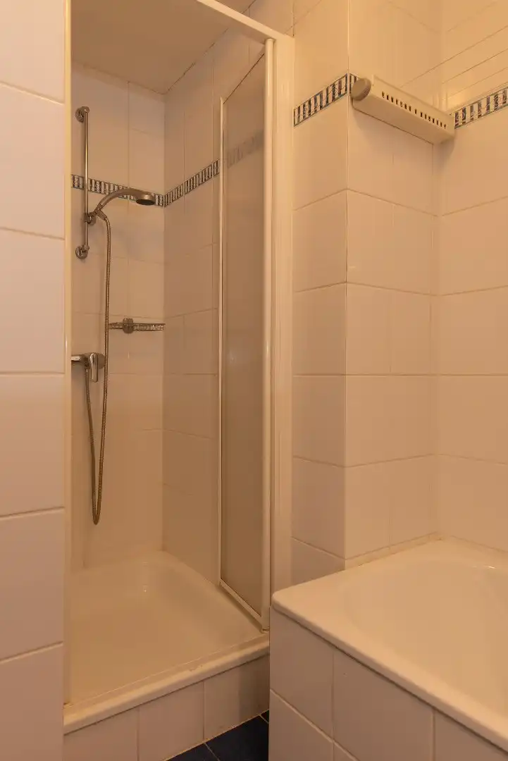 Centraal gelegen, ruim 2 slaapkamerappartement op wandelafstand van de Zeedijk. foto 11