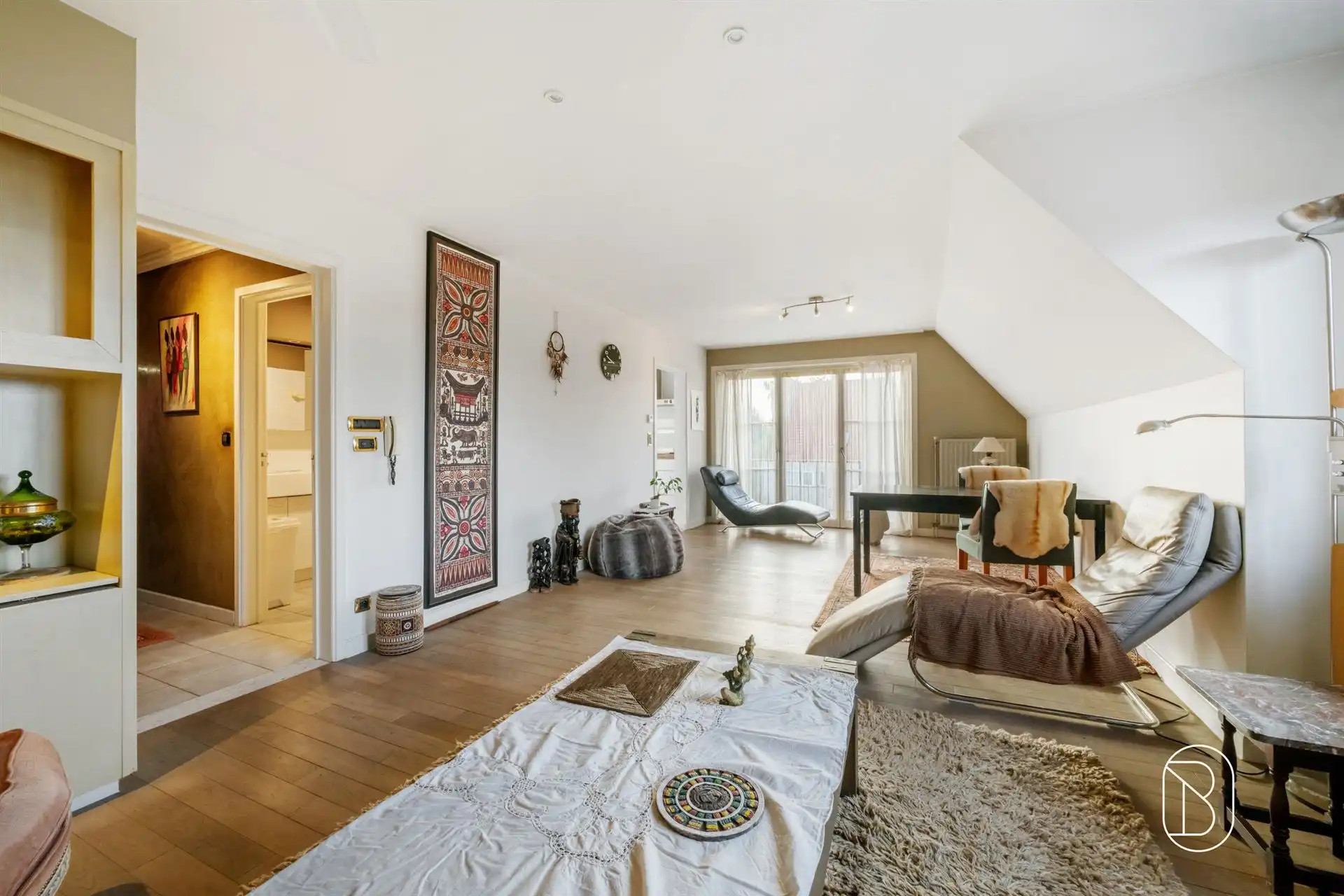Ruim en instapklaar appartement met 2 slaapkamers en garage foto 3
