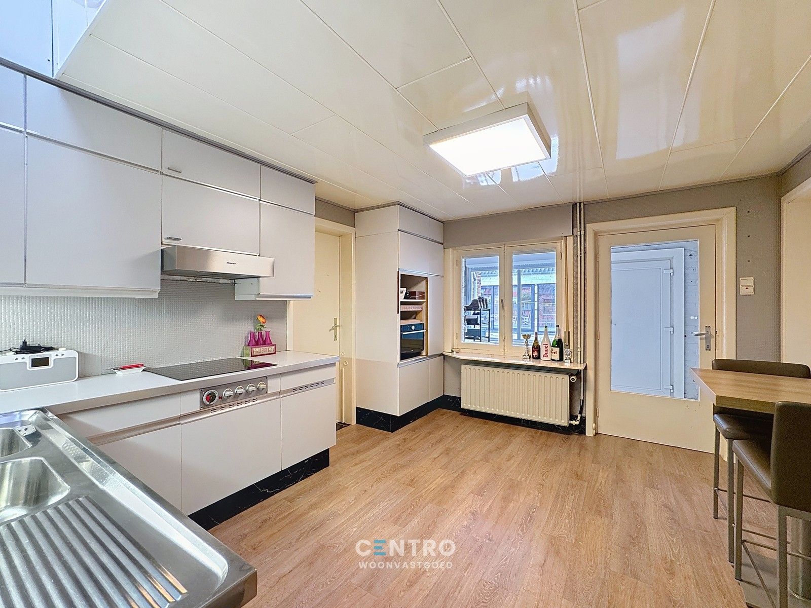 VILLA met ZWEMBAD, 4 slpks, garage én ZW-gerichte tuin! foto 9