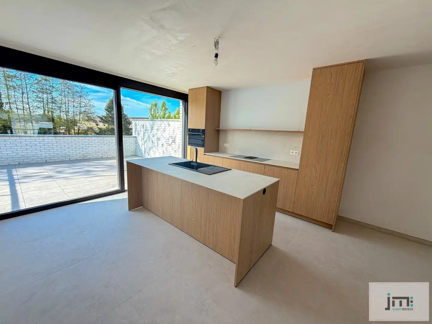 Prachtig appartement met 3 slaapkamers, carport en tuinberging foto 4