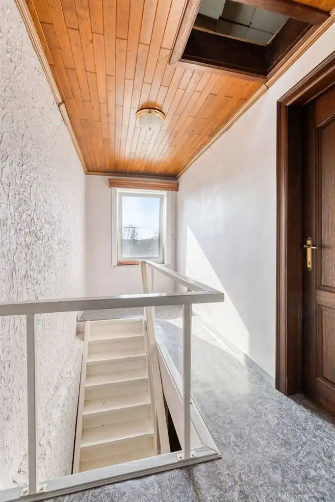 Charmante halfopen bebouwing met 3 slaapkamers, omheinde tuin en zonnepanelen, gunstig gelegen nabij het centrum van Maaseik. foto 19