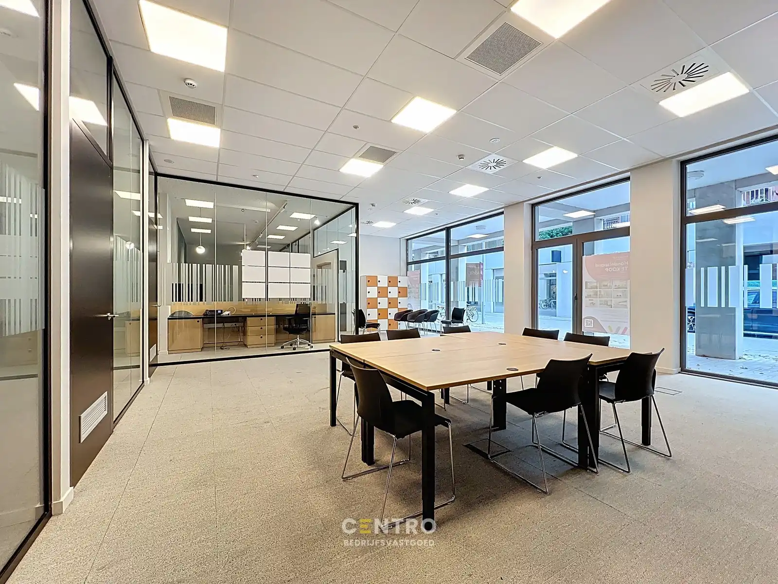 Modern kantoor (± 825 m²)  met 20 ondergrondse  parkeerplaatsen op een rustige, vlot bereikbare locatie te Roeselare (Noordhof), ideaal voor vrije beroepen en zelfstandigen. foto 29