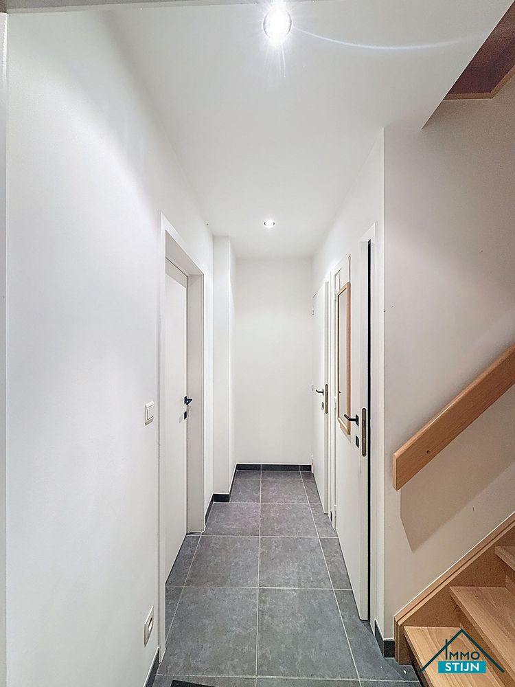 Gezinswoning met 4 slaapkamers in rustige doodlopende straat foto 8