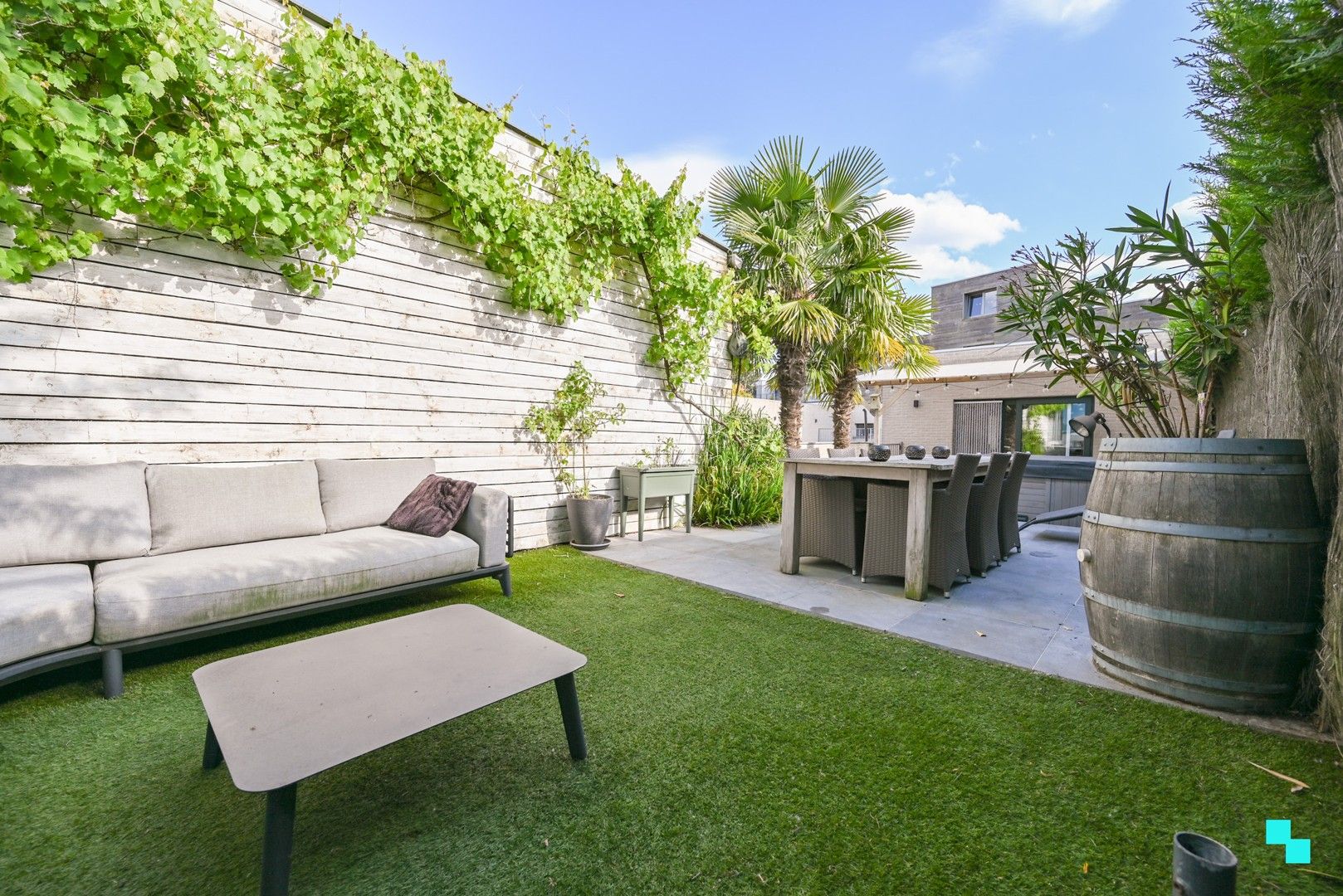 Ruim magazijn met kantoorruimtes en woonst te Lendelede foto 10