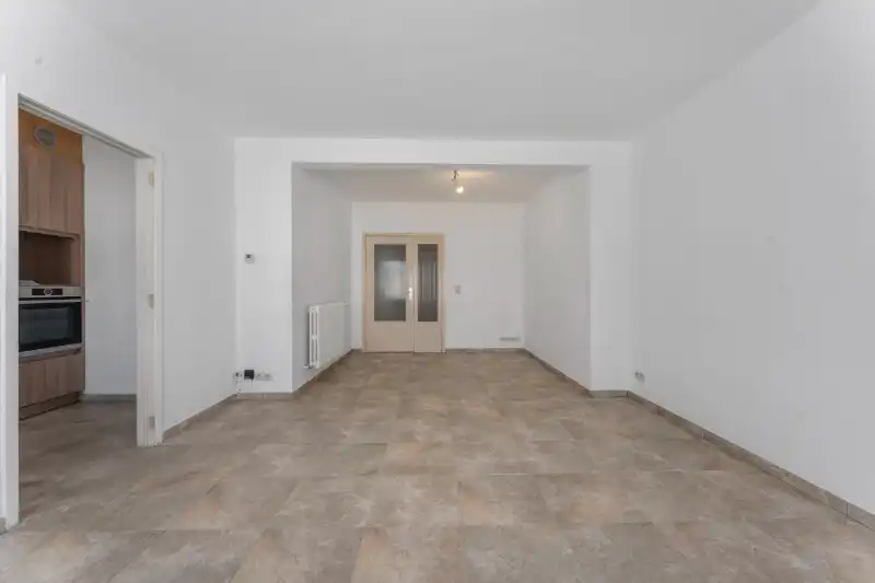 Gerenoveerd appartement met garage foto 4