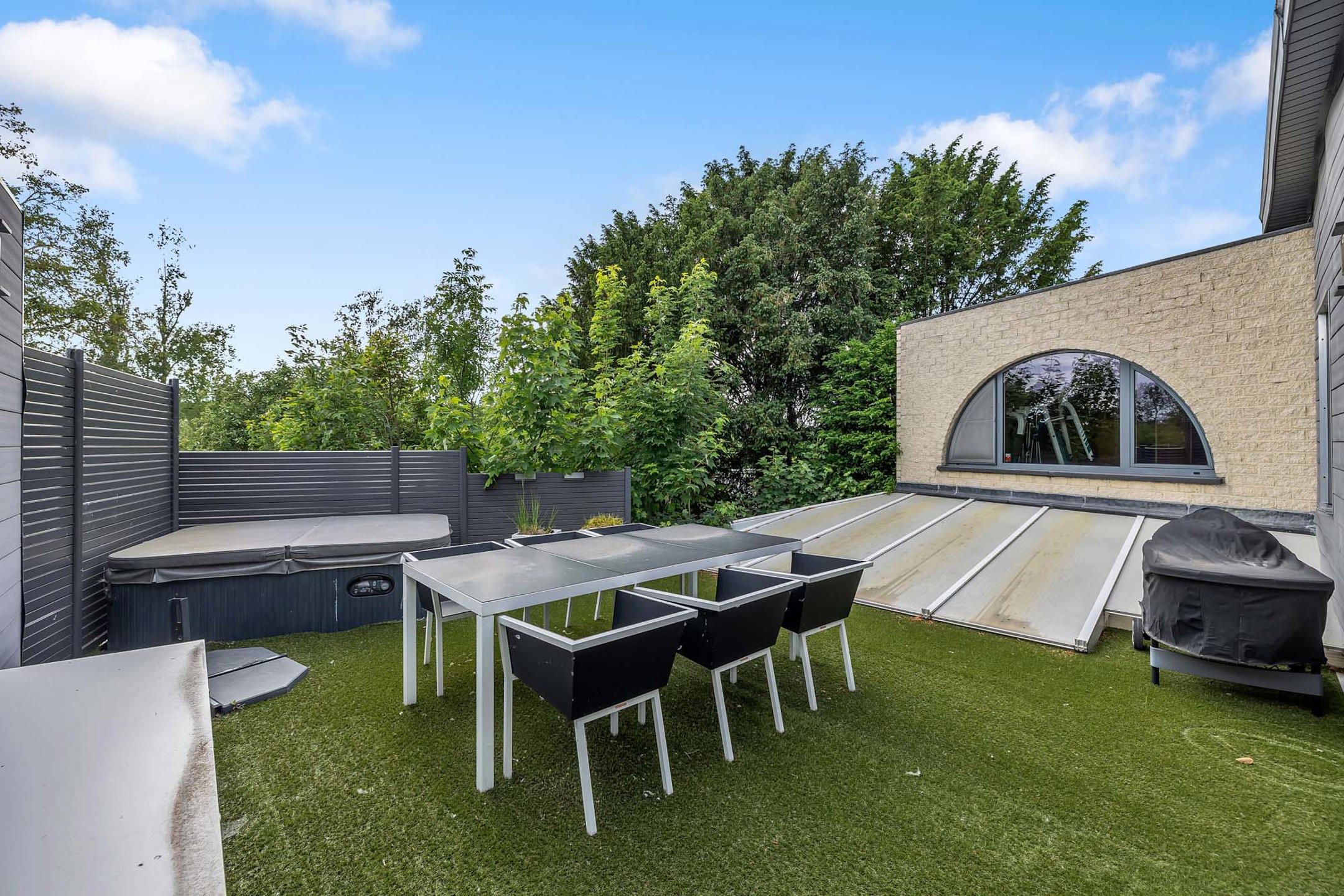 Unieke woning met oplsagplaats foto 8