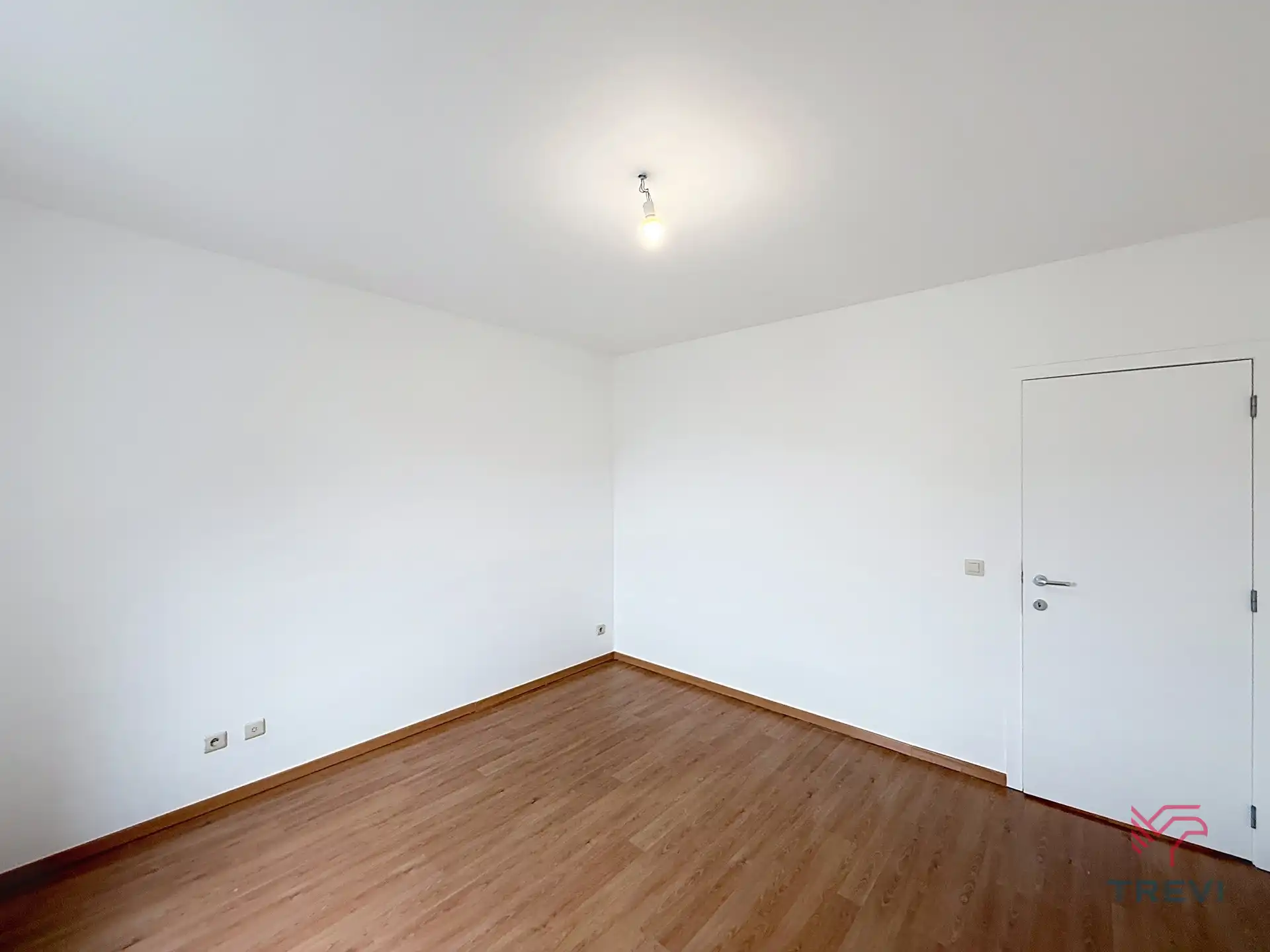 Appartement met 1 slaapkamer + volledig opgeknapt kantoor! foto 13