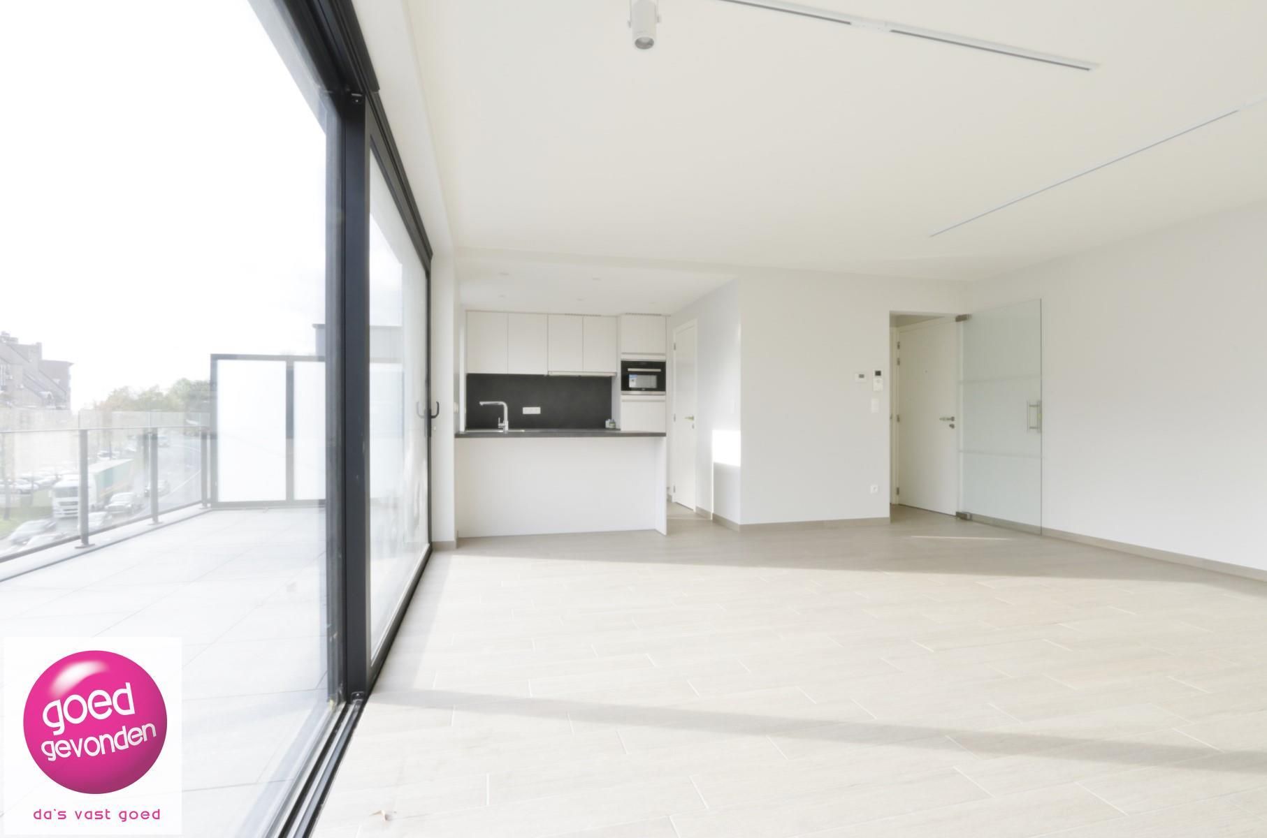 APP - 2 SLK - PRACHTIG TERRAS - KELDER - GARAGE - LIFT foto 10