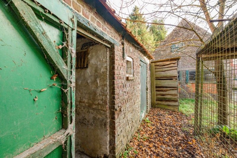 Te herbouwen of te slopen woning op ruim perceel in landelijke omgeving! foto 14