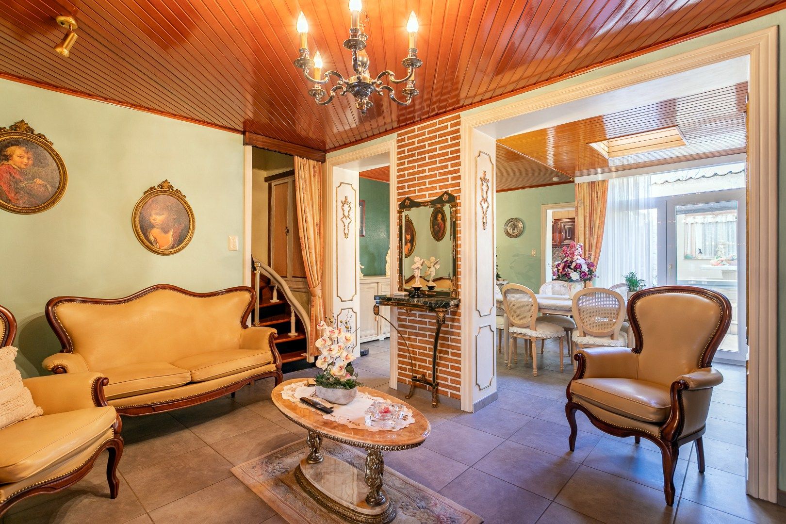 Goed onderhouden woning +-3are, met 2 à 3 slpk, garage en tuin. foto 6