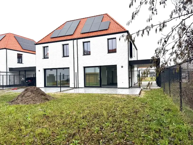 Ruime nieuwbouwwoning met 3 slaapkamers, tuin en carport foto 27