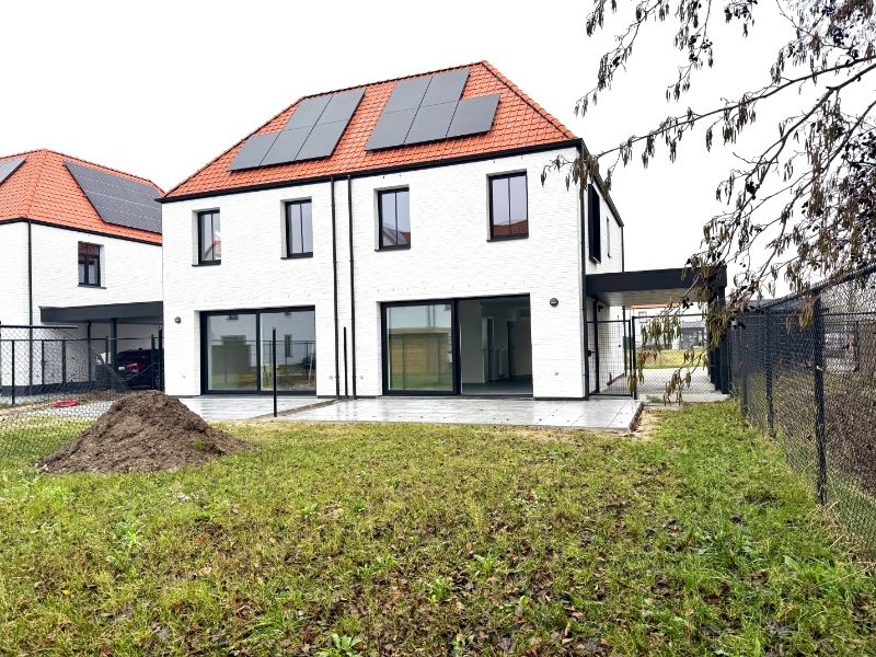 Ruime nieuwbouwwoning met 3 slaapkamers, tuin en carport foto 27
