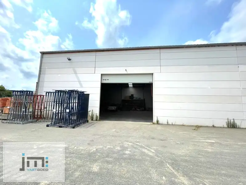 Bedrijfshal foto 4