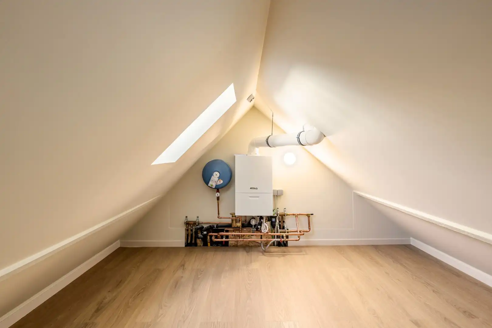 Energiezuinige gerenoveerde rijwoning - centrum Brugge foto 11