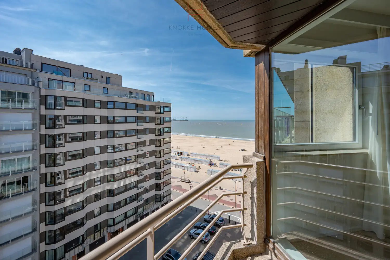 Subliem gerenoveerd appartement met zijdelings zeezicht. foto 3