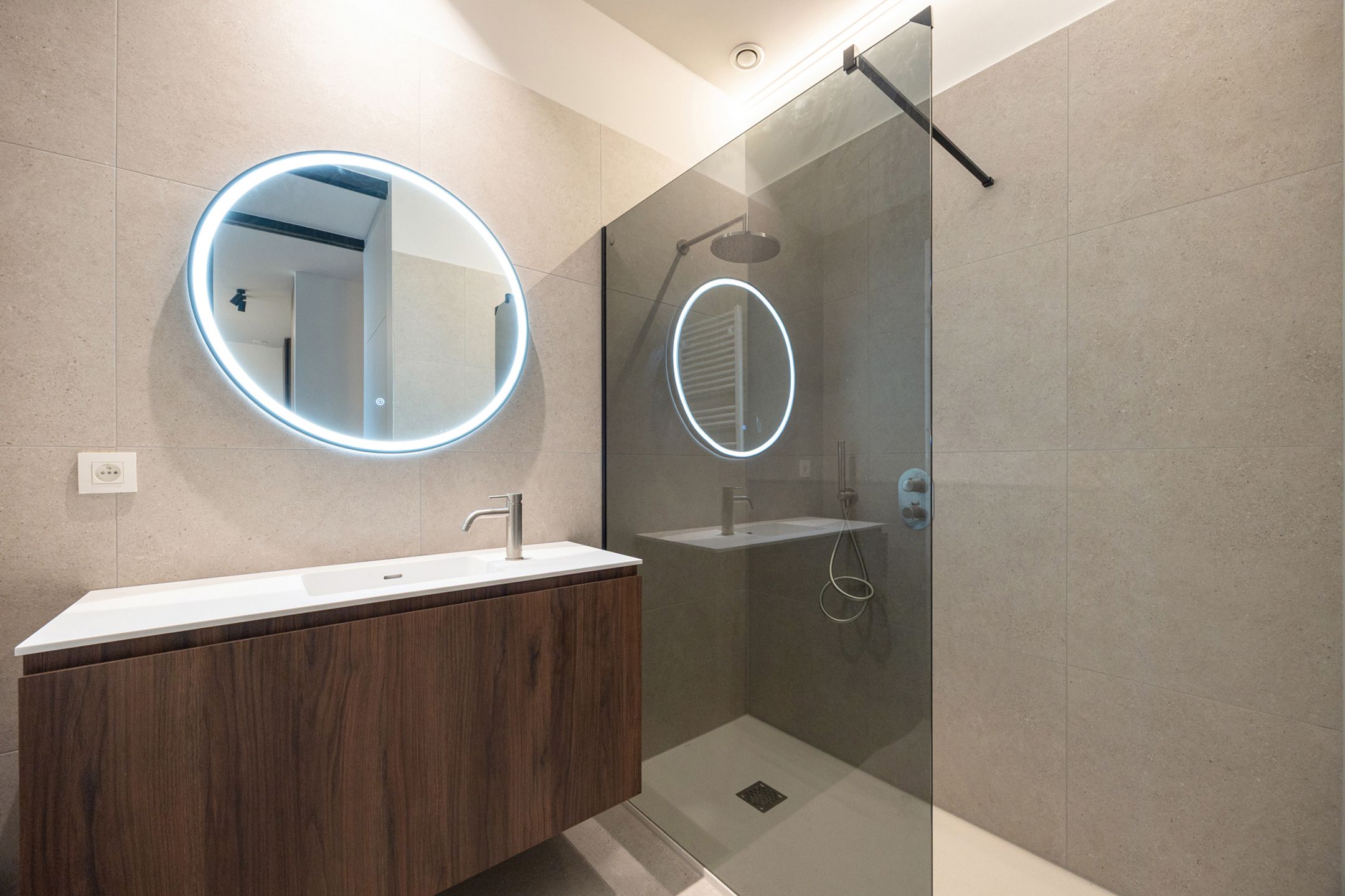 ANTWERPEN - Antwerp Tower  foto 9