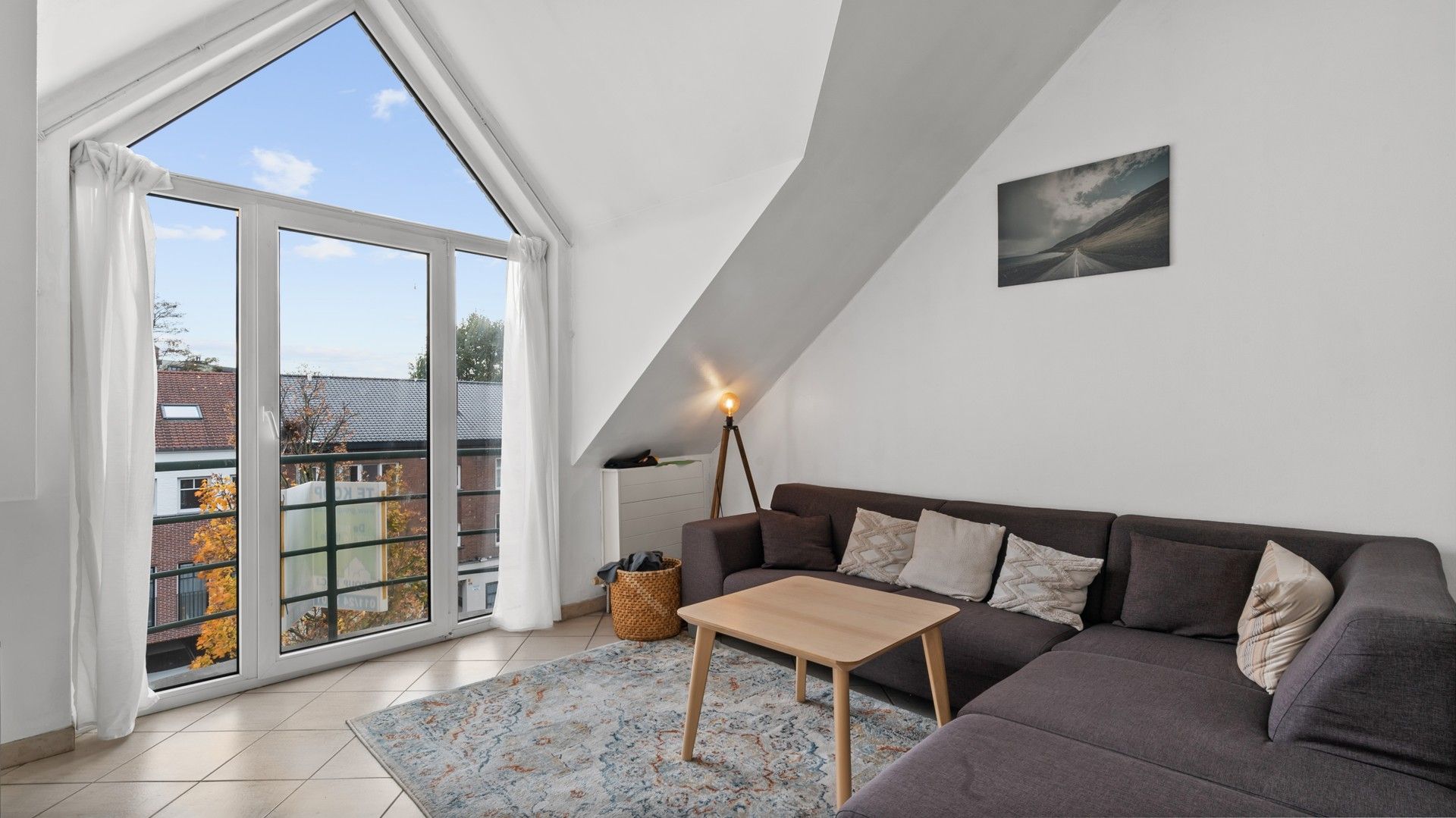 Instapklaar appartement met 2 slpkrs in Genk centrum foto 3