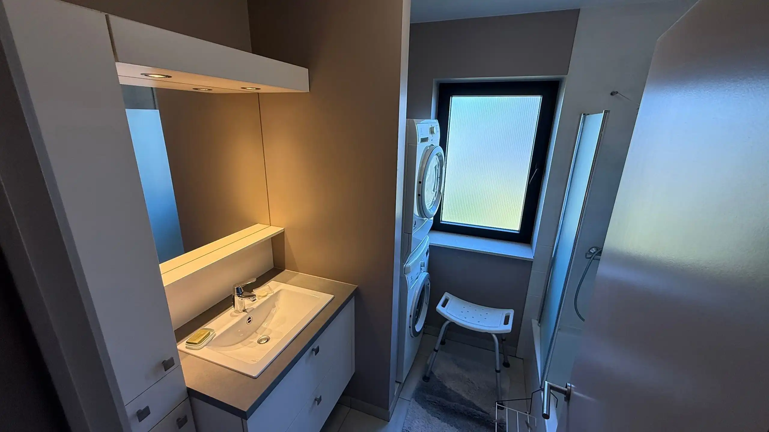 Modern appartement op uitstekende locatie foto 10