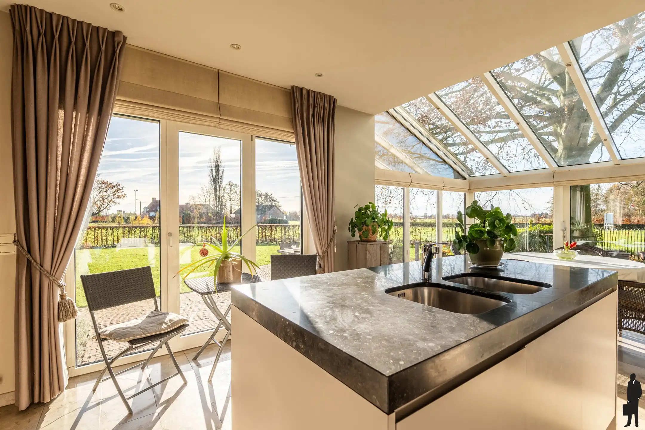 Landelijk gelegen woning in Minderhout op ca 9.000 m² grond foto 26