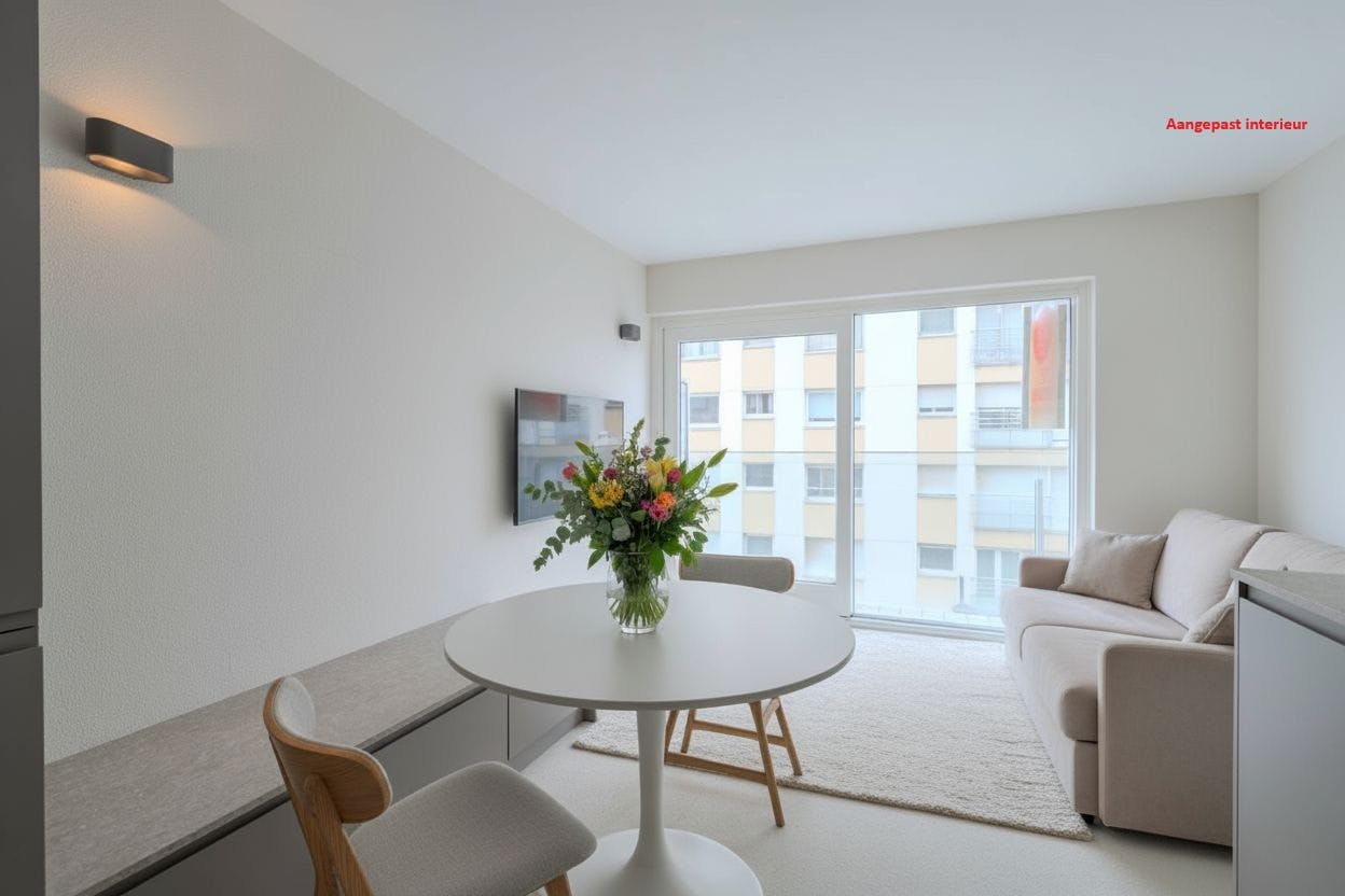 Prachtig gerenoveerde studio met slaaphoek en zijdelings zeezicht! foto 2